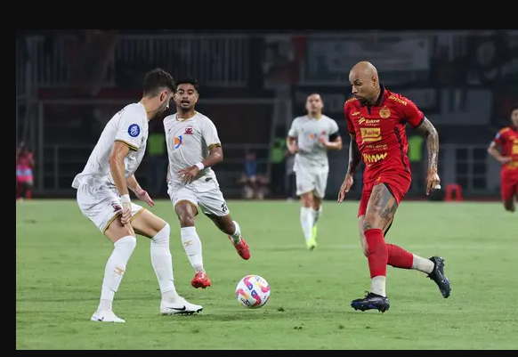 Persija Berpesta
