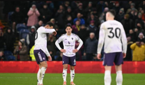 Kontroversi Dianulirnya Gol Lisandro Martinez Saat MU Imbang Vs Burnley, Darren Fletcher Bikin Sindiran