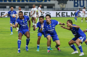 Persib Punya Rekor Hampir Sempurna di Bandung, Magis GBLA dan Full Support Bobotoh Bikin Remontada atas Ratchaburi FC Kian Nyata